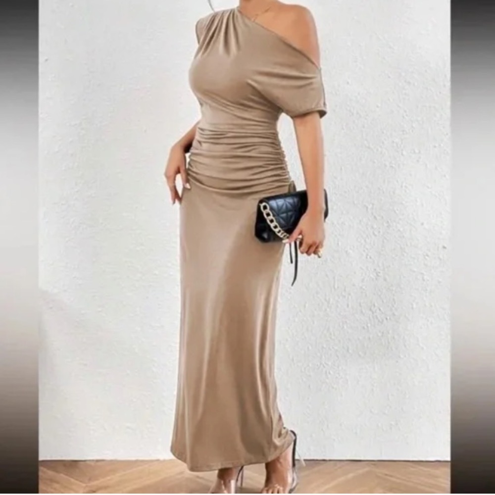 Luxe one shoulder ruched solid maxi dress - Picture 8 of 14